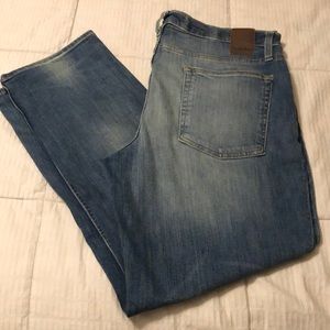 Mens gently used jeans in great condition.